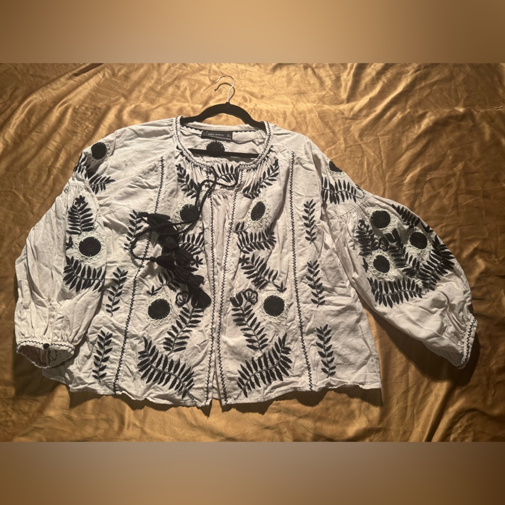 Zara Embroidered Jacket Gently Used Black & Cream Size Large